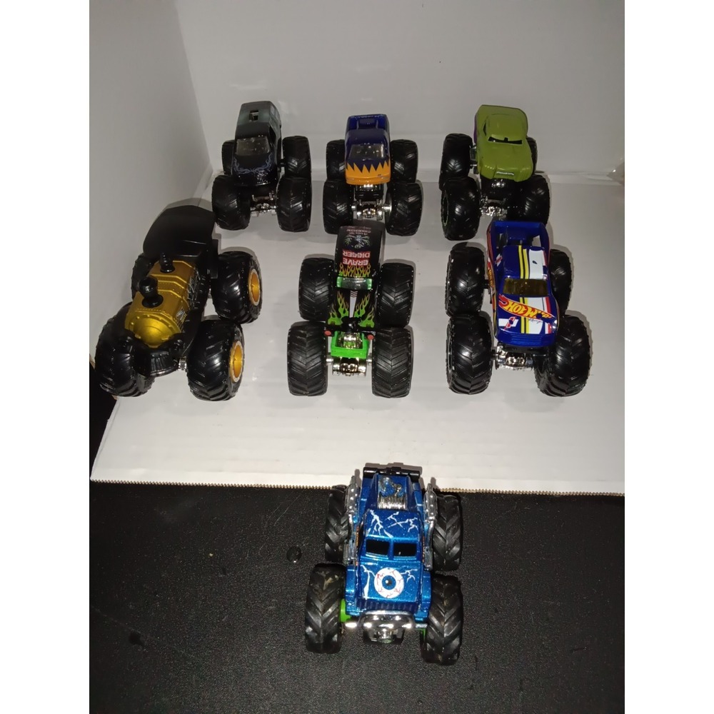 Hot Wheels Monster Jam 1:64 Diecast Metal Vehicle Lot Of 7 Mattel